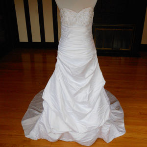 David's Bridal Wedding Dress T9577